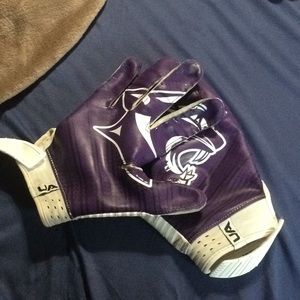 Football gloves